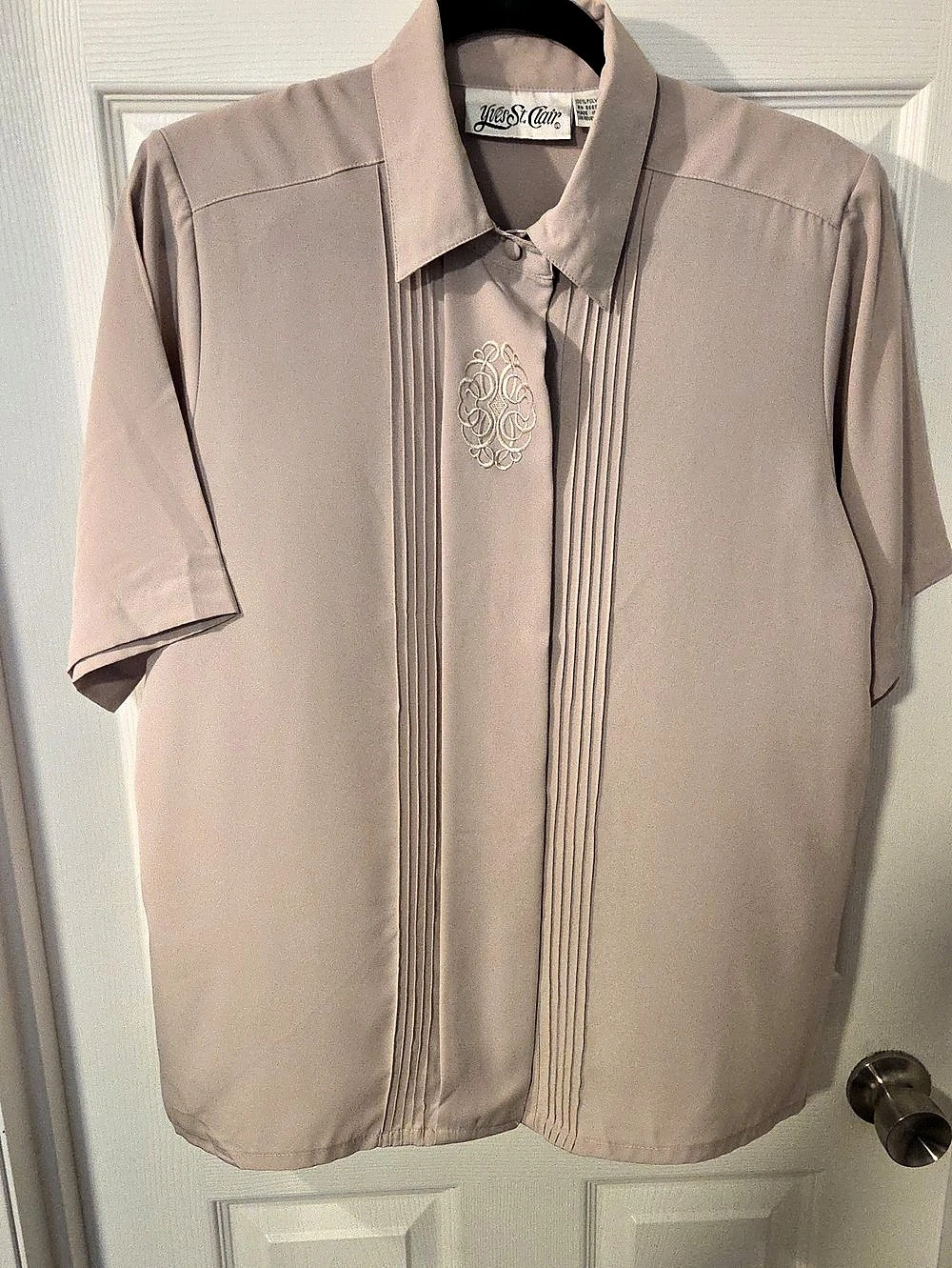 Vintage 1980s/90s Yves St Clair Embroidered Short Sleeve Shirt in Cream Like New
